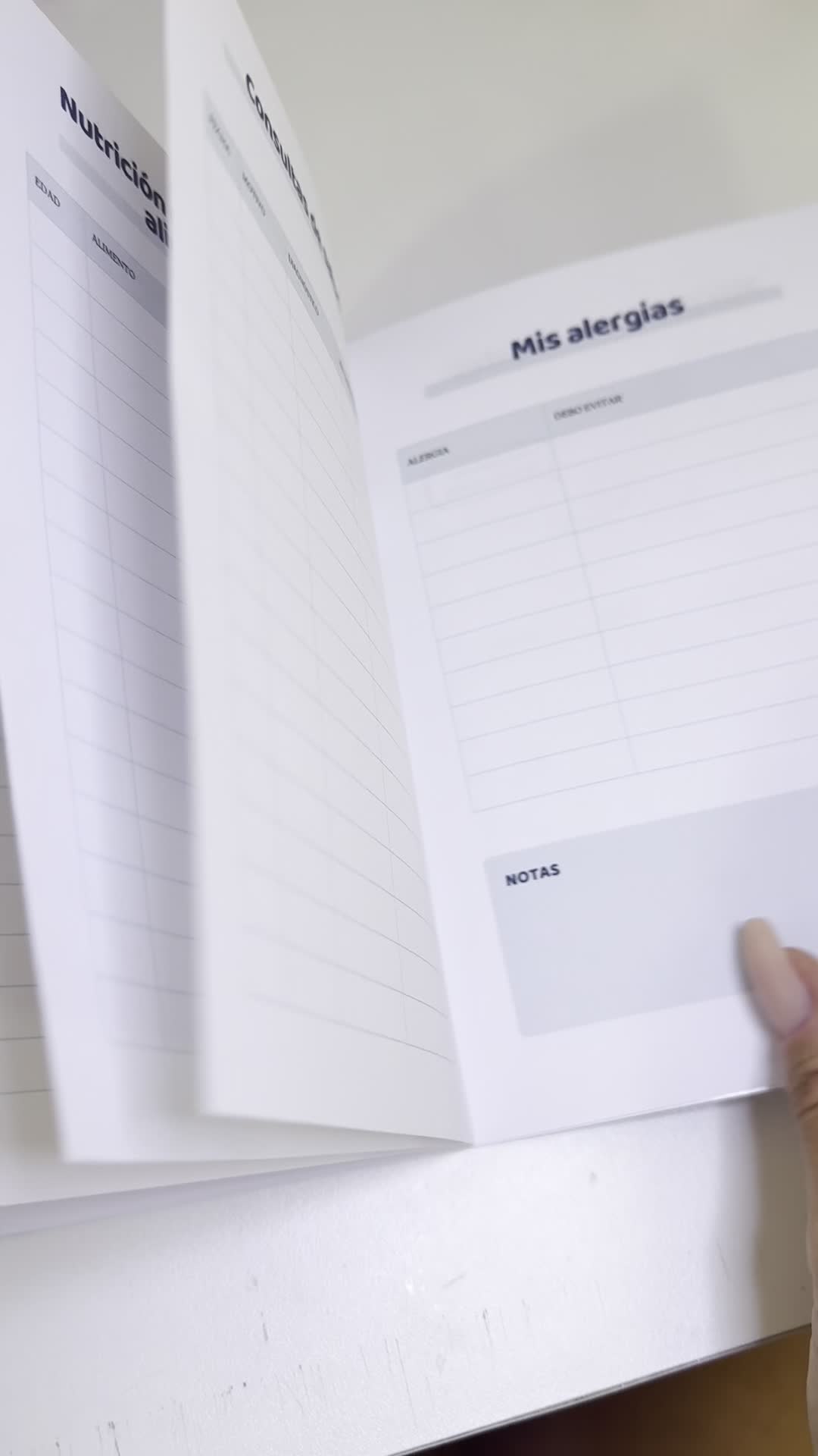 Interior real del libro: registro de alergias y notas.