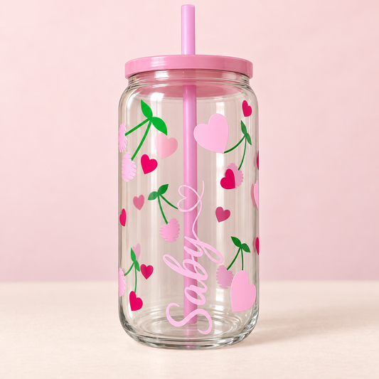Vaso de cristal personalizado con corazones, nombre Saby, tapa y pajita rosas